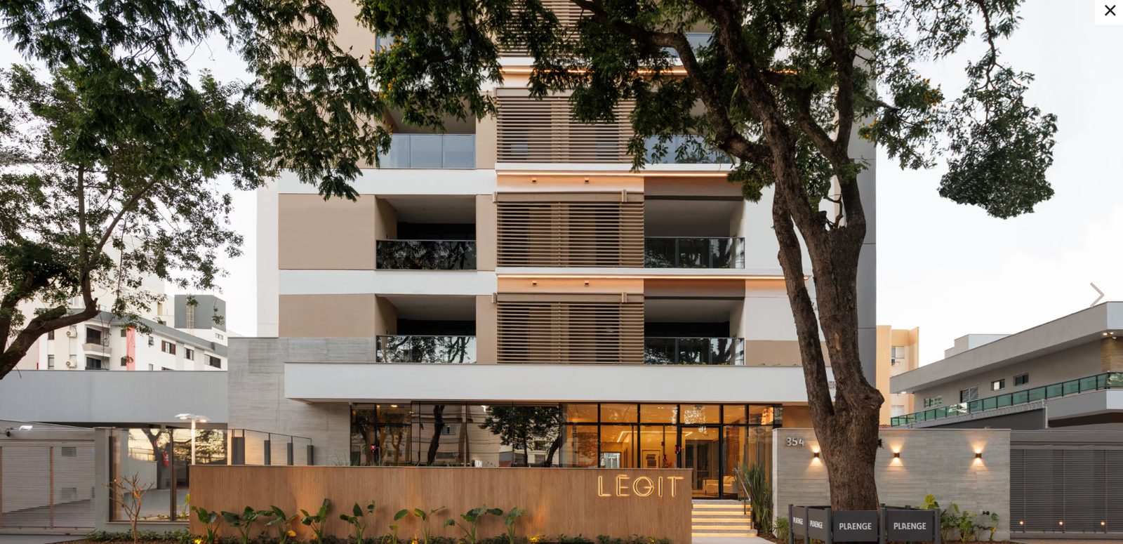 Fachada do Légit by Plaenge na Av. Paissandú